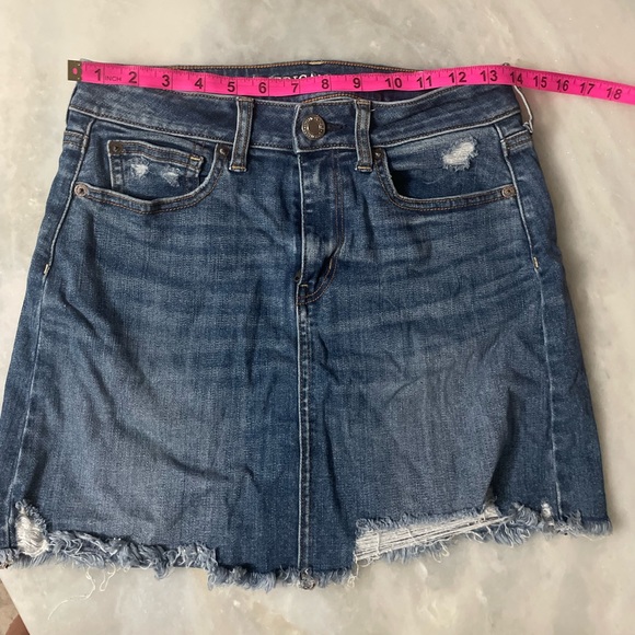 American Eagle Women’s Blue Denim Super Stretch X Distressed Jean Skirt Size 4 - Picture 9 of 10
